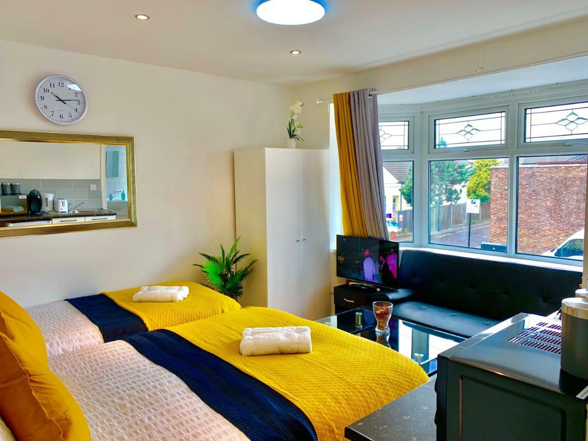 London Studio Apartments, Private Bathrooms And Parking Ilford Exterior foto